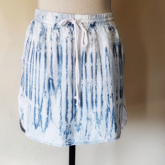 Anthropologie Dresses & Skirts - Anthropologie Cloth and Stone Chambray Skirt M